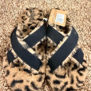 Flojos Leopard Print Fuzzy Slippers with Black Straps